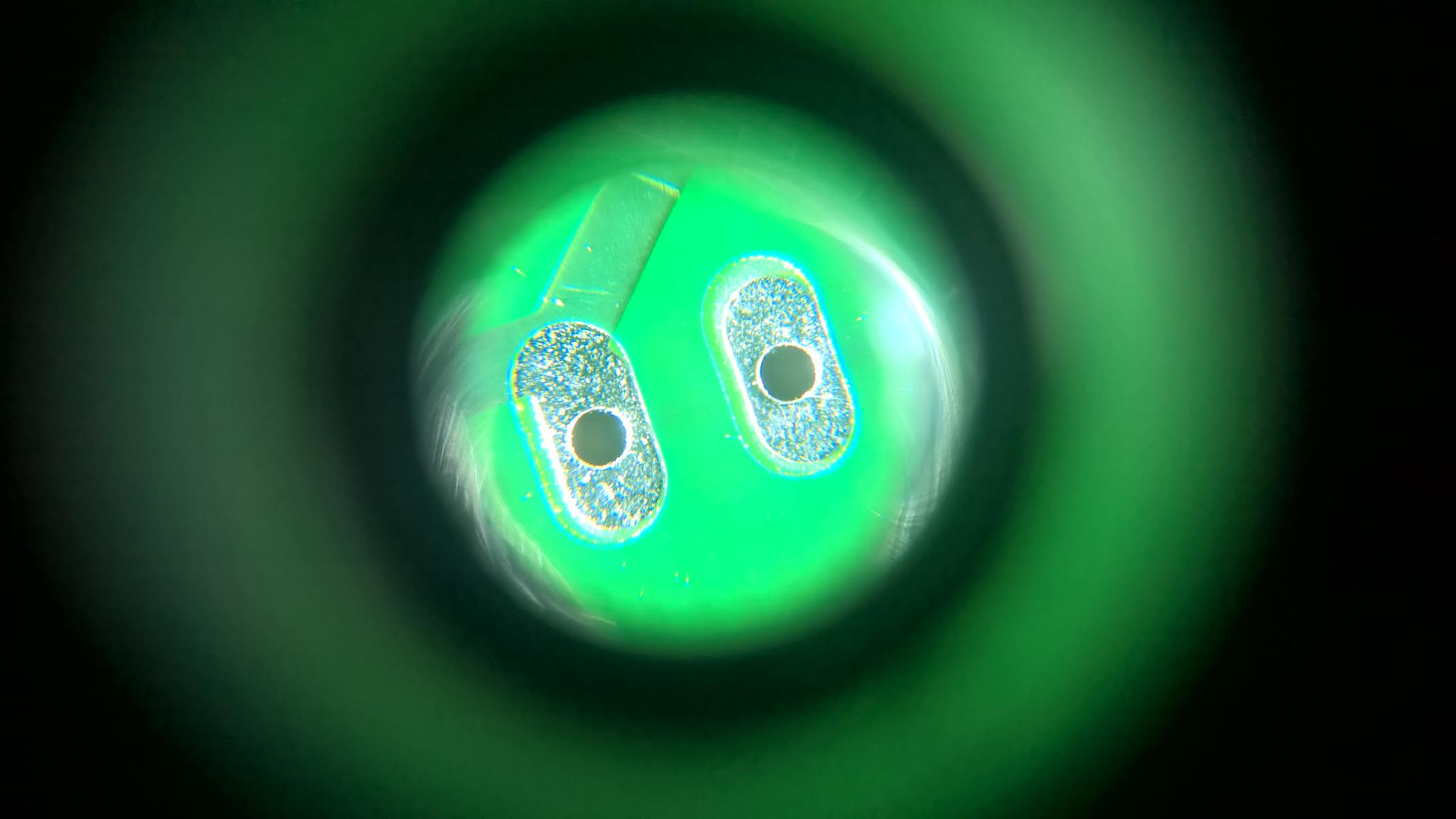 Mikroskop pro mobilní telefony - klip s LED a UV přísvitem 60x