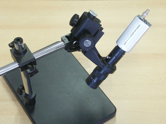 Úhlový držák kamery pro elektronický mikroskop a el. mikroskop all-in-one