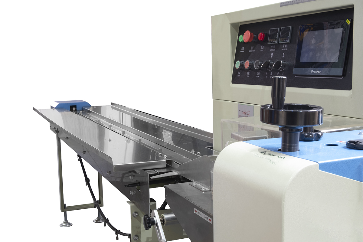 Horizontální balící stroj KT-250X pro balení produktů a potravin