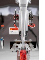 Automatický dávkovací a balící stroj pro kapaliny YTK-LP200 10-200ml